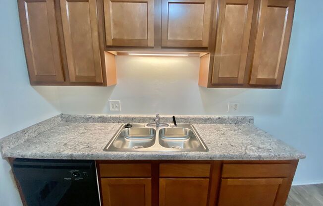 2 beds, 1 bath, 850 sqft, $1,345, Unit 907