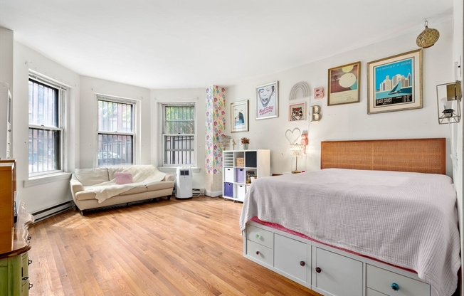 298 Commonwealth Ave.