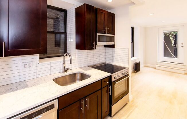 51 W 11 ST