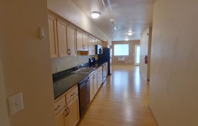 3 beds, 1.5 baths, 848 sqft, $2,400, Unit 204