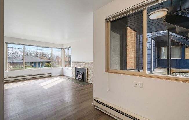 2 beds, 1 bath, 850 sqft, $1,995