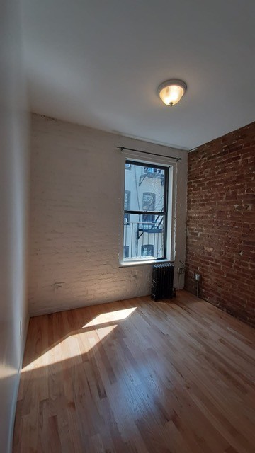 50 MACDOUGAL ST