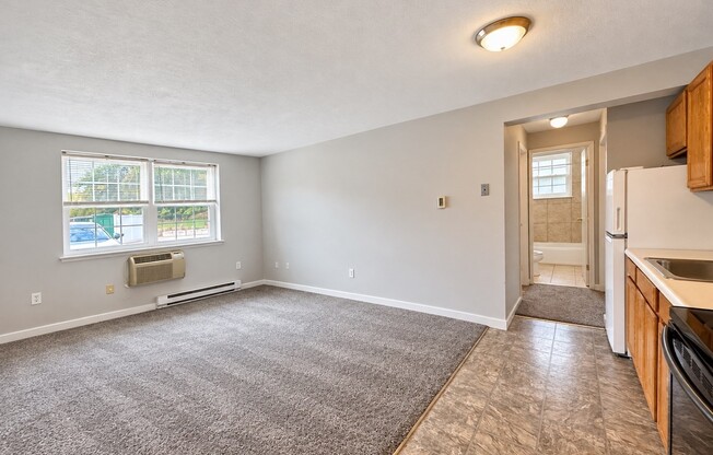 5 Colonial Village 1