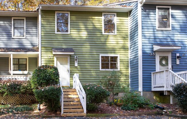 3 bedroom, 2.5 bath townhome in GREAT Durham location!
