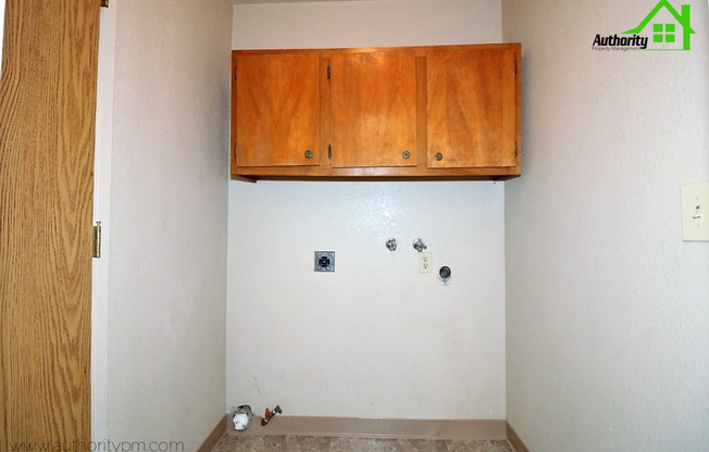 3 beds, 1 bath, $1,595