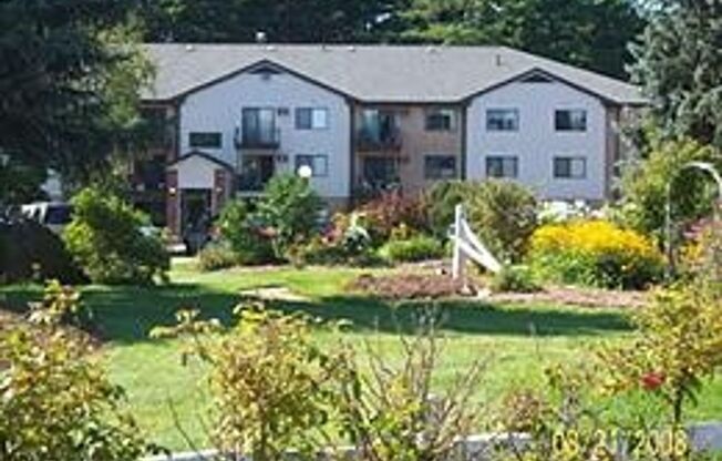 2 beds, 1 bath, 800 sqft, $1,895, Unit 52-22