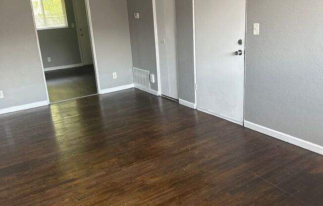 2 beds, 1 bath, 750 sqft, $970, Unit B01 1010 16