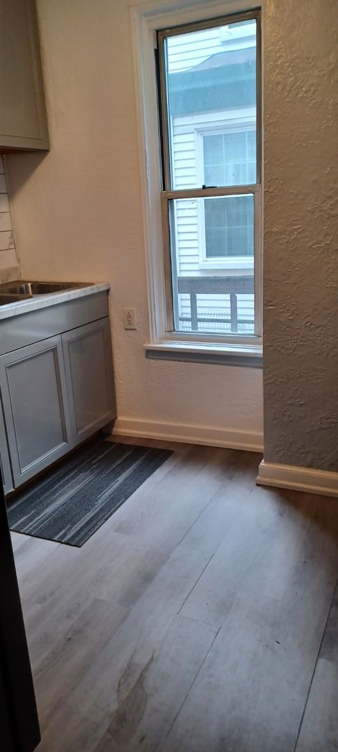 1 bed, 1 bath, $925