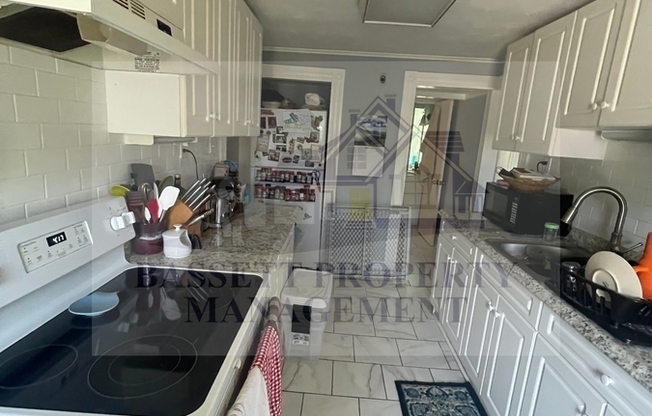 581 W WOODS RD