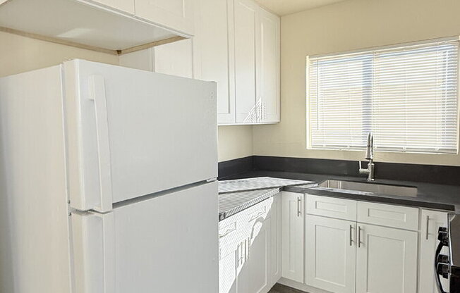 3741 MARLBOROUGH AVE