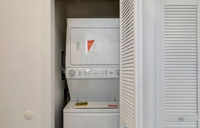 2 beds, 1.5 baths, 850 sqft, $1,249, Unit C5