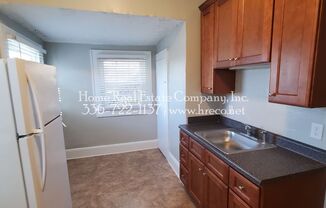 2 beds, 1 bath, $995, Unit 110-4