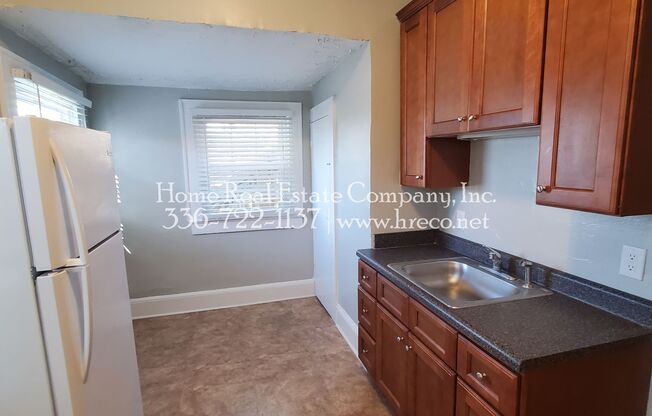 2 beds, 1 bath, $995, Unit 110-4