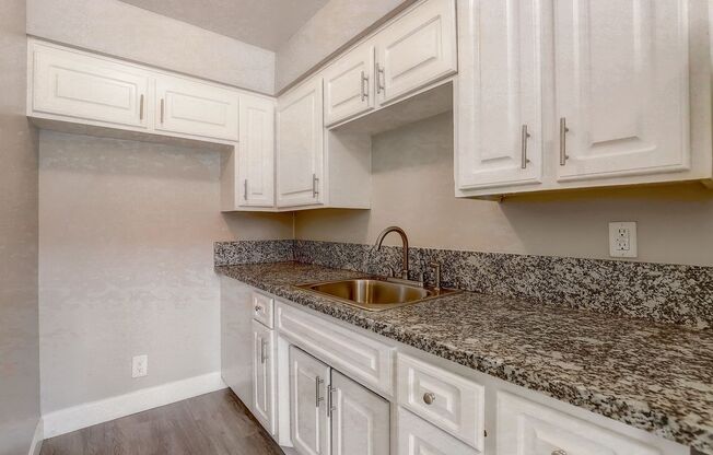 2 beds, 1 bath, 850 sqft, $1,495