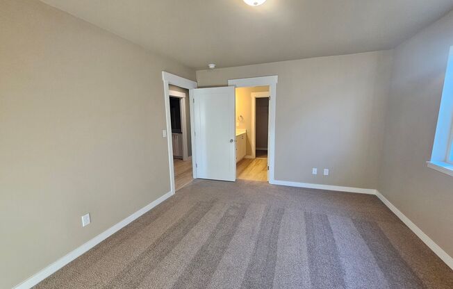 3 beds, 2 baths, $2,350, Unit # 38