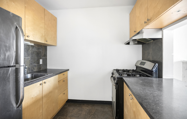 2 beds, 1 bath, $2,664, Unit 3