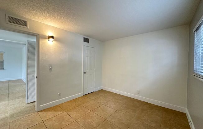 2 beds, 1 bath, $1,895, Unit 118