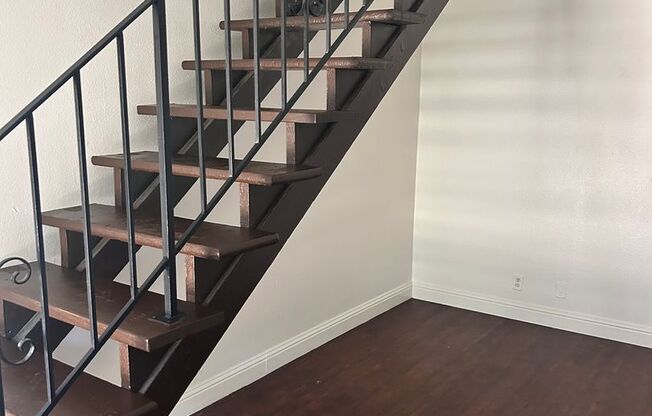 3 beds, 1.5 baths, $1,750, Unit 4860 KENTFIELD-#17B