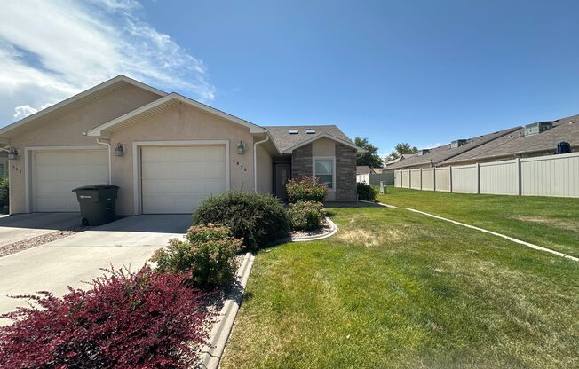 3 bed 2 bath townhome!