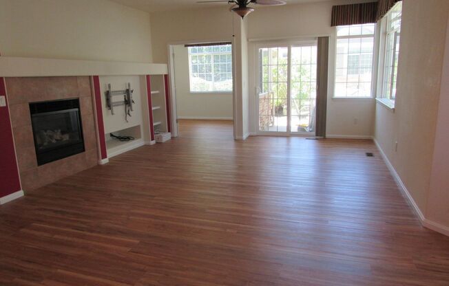 Ranch living in this Spacious Townhome in The Broadlands