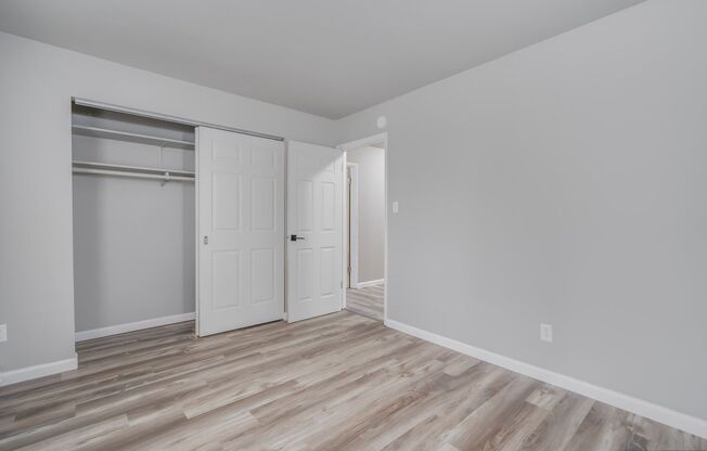 2 beds, 1 bath, 900 sqft, $1,099, Unit 433-105