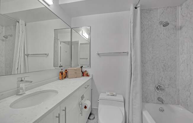 Studio, 1 bath, 571 sqft, $4,100, Unit 31H