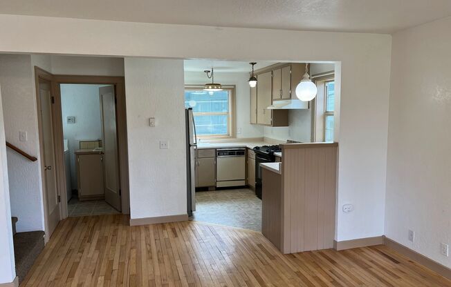 3 Bed, 1.5 Bath near Rose Garden and Willamette River bike path in Whiteaker