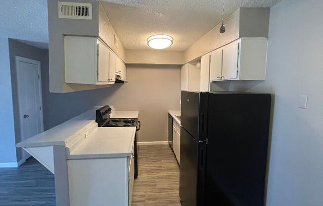 2 beds, 1 bath, 924 sqft, $840, Unit 151