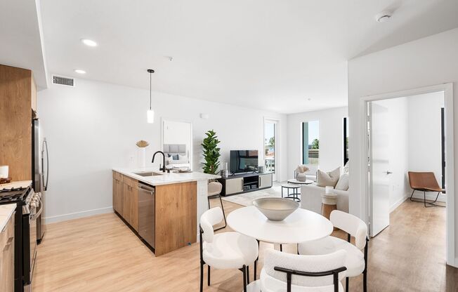Punta Lara Apartments-Point Loma 1st Month rent Free