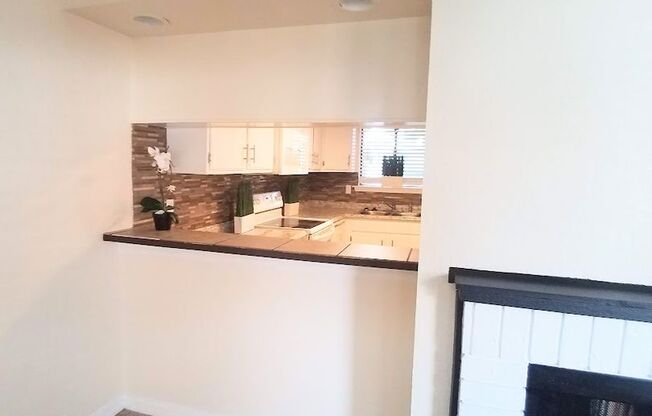 Beautiful 2/2 Towhhouse Feel Condo  x Rent in Winter Park next to Full Sail University !