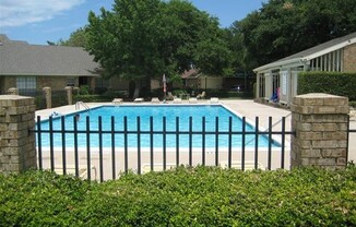 2708 CRK WOOD CT