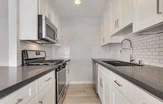 1 bed, 1 bath, $2,295, Unit Unit #18