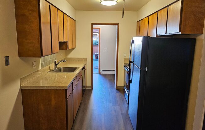 Welcome to Irvington Court Apartments - Mid-century living in the heart of Portland's Irvington neighborhood!