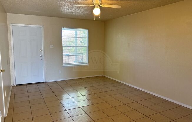 2 beds, 1 bath, $750, Unit 1906 Cedarhill Unit D