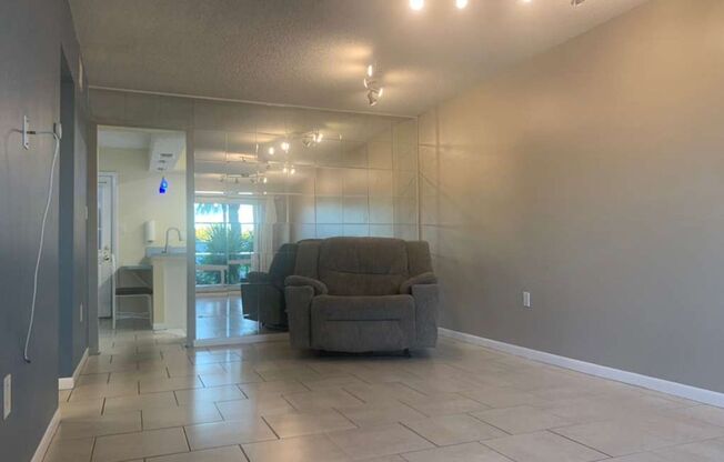 P623 - 1420 70th St N