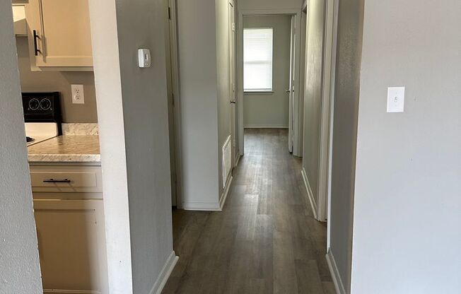 2 beds, 1.5 baths, $800, Unit 912 S Connecticut - C