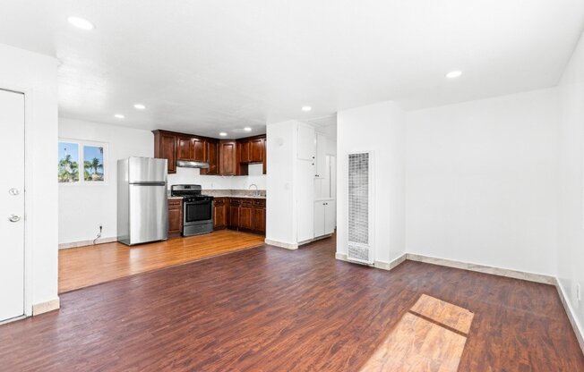 1031 LESLIE RD