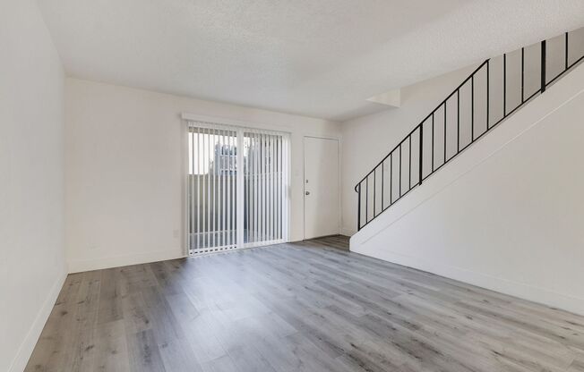 2 beds, 1.5 baths, 1,300 sqft, $1,895, Unit 3