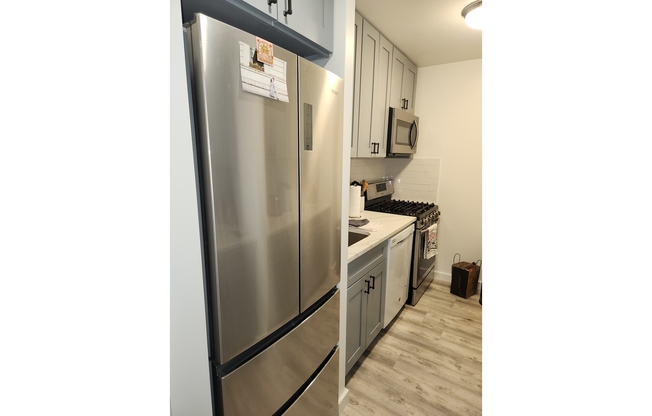 1 bed, 1 bath, $4,950, Unit 23D