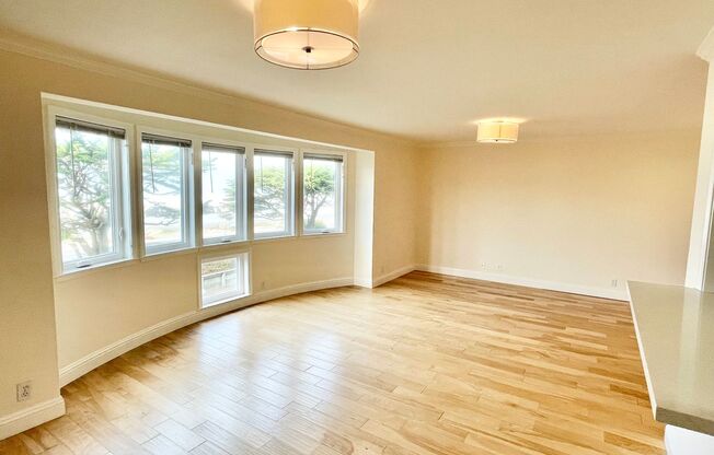 Modern 3BR/2BA, 1,491 SqFt Ocean Front Condo! Parking! Laundry! PROGRESSIVE