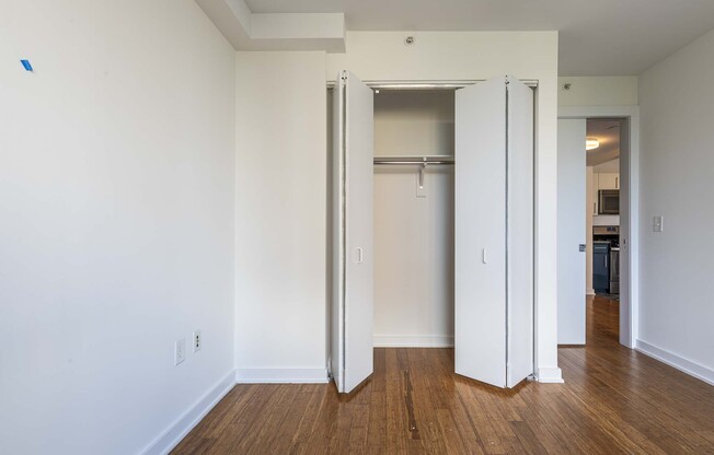 1 bed, 1 bath, $4,275, Unit 7F0
