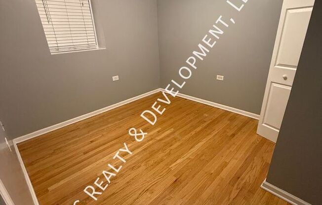 3266 W WRIGHTWOOD AVE