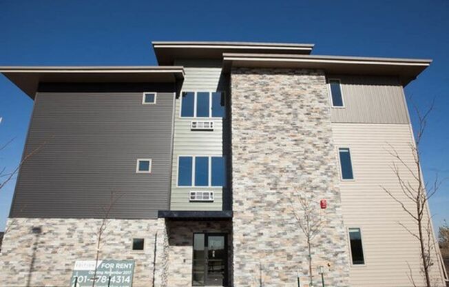 3 beds, 2 baths, 1,301 sqft, $1,755, Unit 112