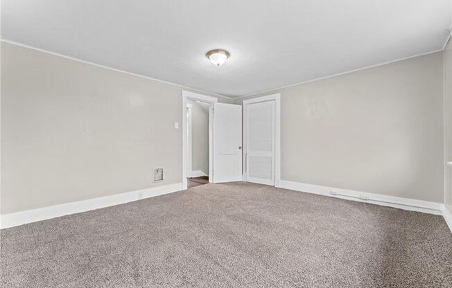 2 beds, 1 bath, $1,250