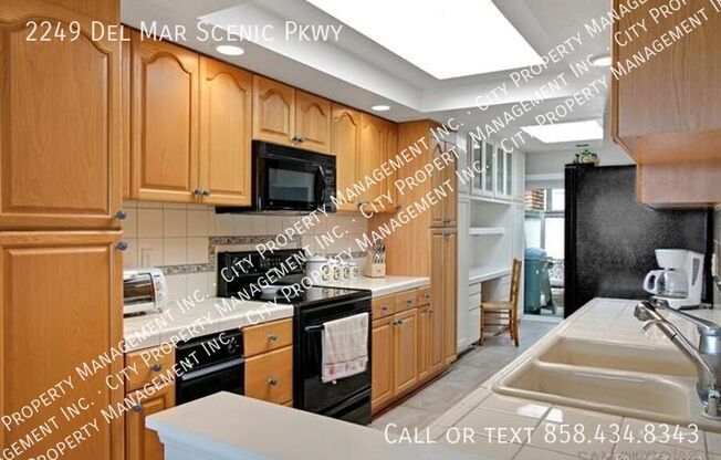 2249 DE MAR SCENIC PKWY