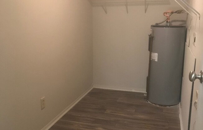 2 beds, 2 baths, 900 sqft, $1,629, Unit 0700