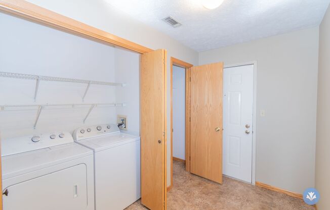 2 beds, 2 baths, 1,292 sqft, $1,599, Unit AL-31