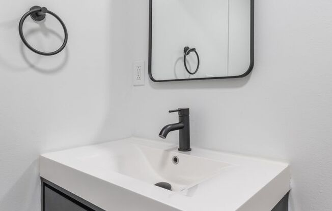 2 beds, 2 baths, 824 sqft, $1,745, Unit 19