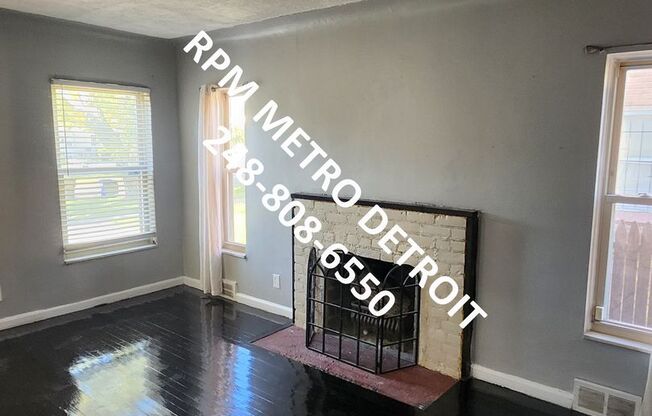 3 beds, 1 bath, $1,350, Unit (OM)