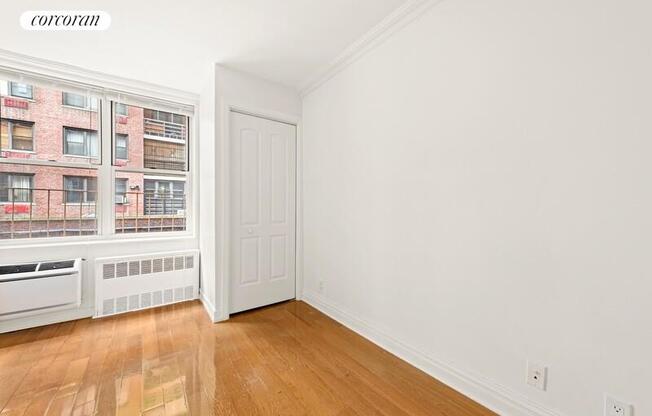 2 beds, 1 bath, $4,650, Unit 2P